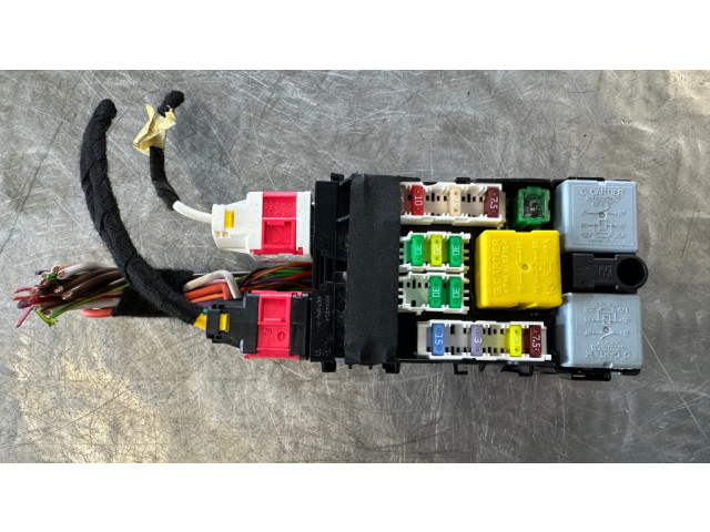 Блок предохранителей  9665492680   Citroen C4 II Picasso    