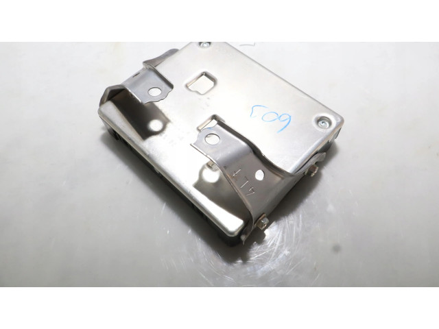 Блок управления навигации (GPS)    Toyota Corolla E210 E21