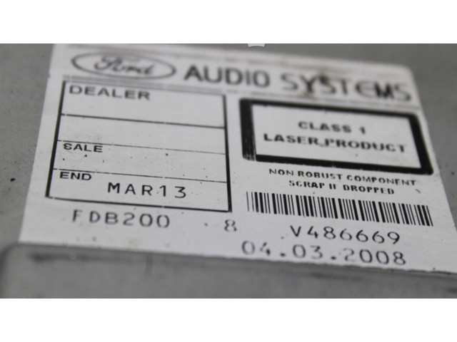 Радио/ проигрыватель CD/DVD / навигация