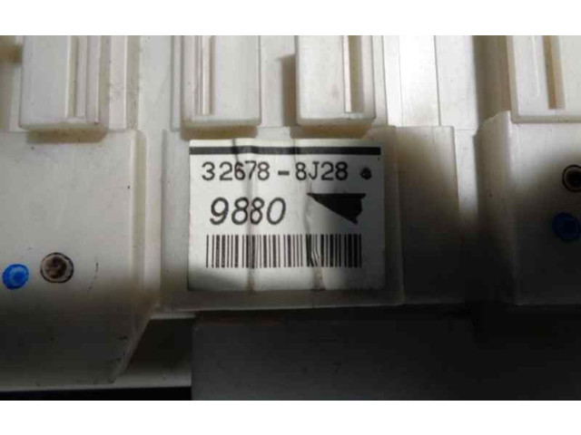 Pojistková skříňka Řídící jednotka BSM 827300D290, 326788J28 Toyota Yaris 2009