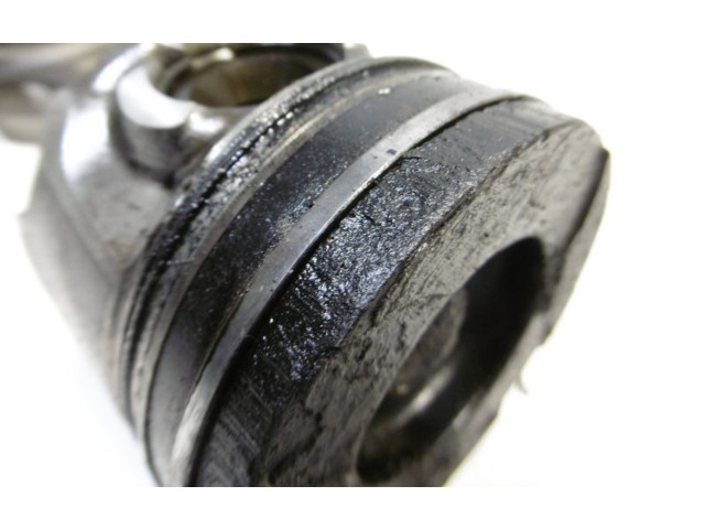 Píst Peugeot 206 CC 8