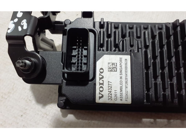 Блок предохранителей 32243277 Volvo S60