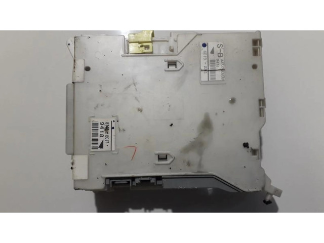 Блок предохранителей  8273053050   Lexus IS 220D-250-350    