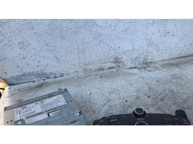 Радио/ проигрыватель CD/DVD / навигация