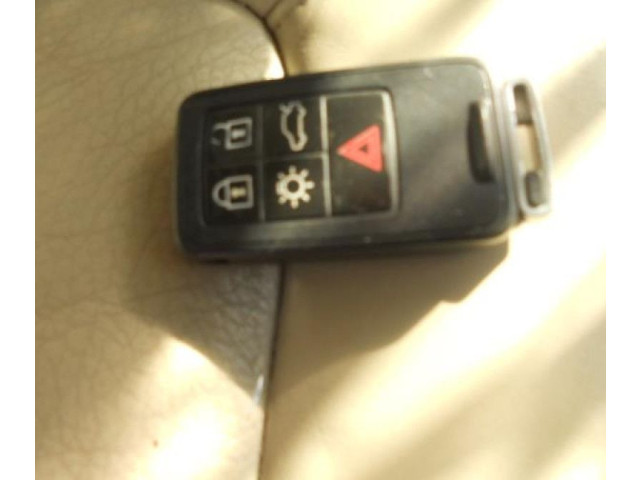 Моторчик дворников 31333456 Volvo V70