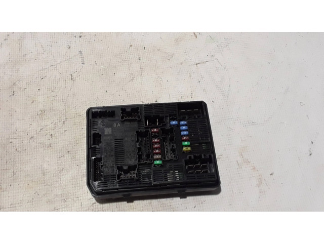 Блок предохранителей 284B64435R Dacia Sandero