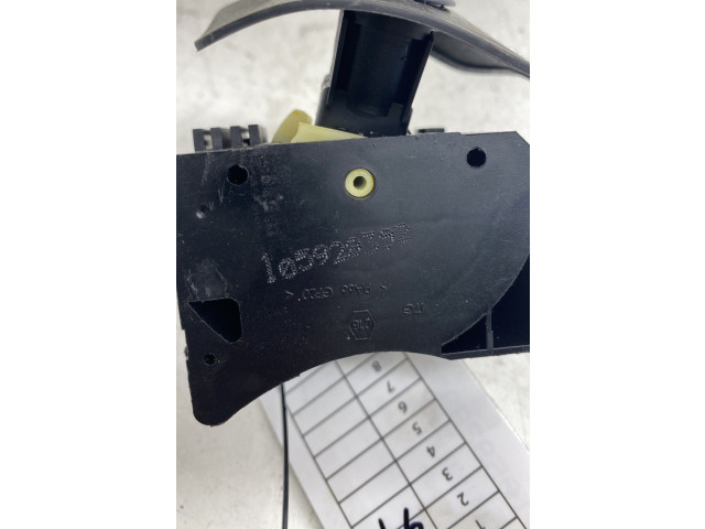 Ручка стеклоочистителей 6001549644 Dacia Logan I