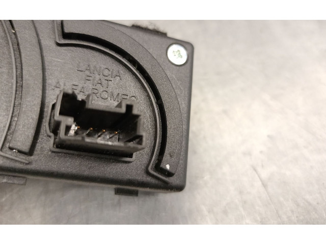 Блок управления D362   Fiat 500L