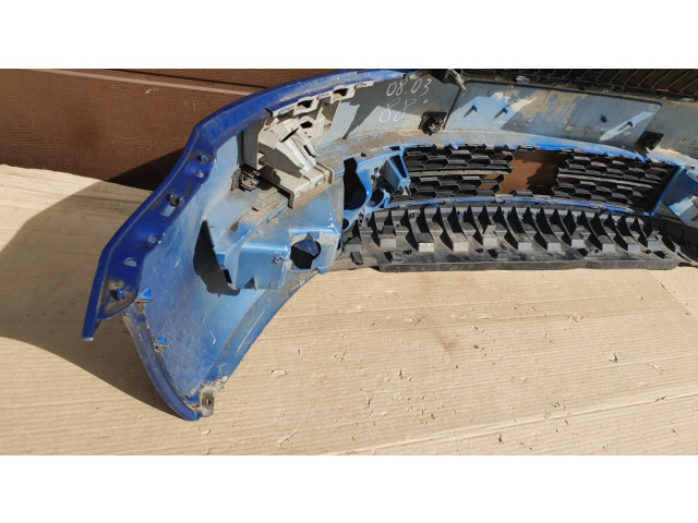 Передний бампер