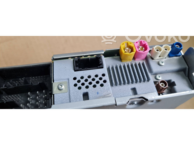 Блок предохранителей 1K0937132F   Audi Q3 8U    