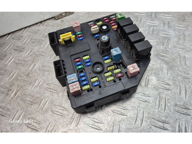 Pojistková skříňka 95137841 Opel Antara 2012