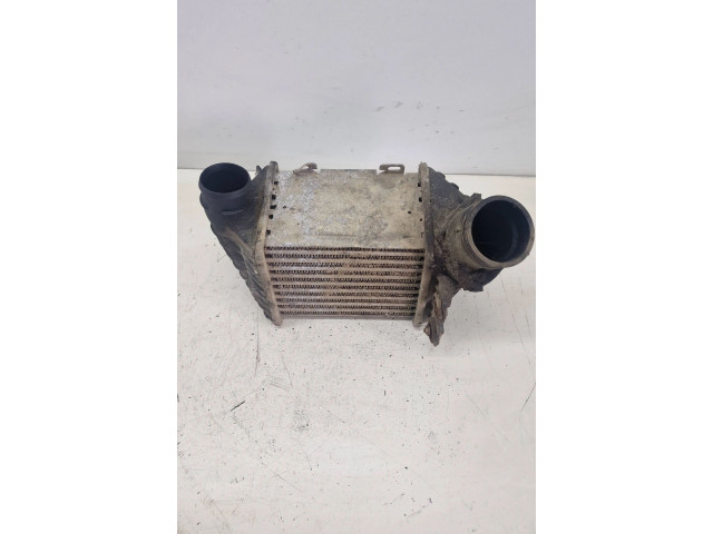 Интеркулер  1H0146805   Volkswagen Golf III 