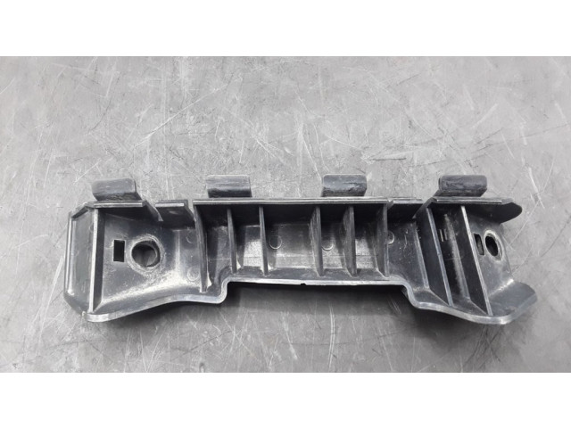 Передний держатель бампера