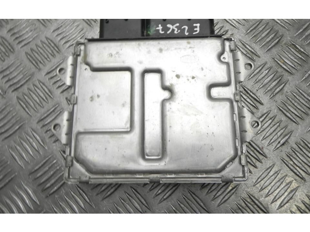 Блок управления двигателя 55258952, E2367   Fiat 500L
