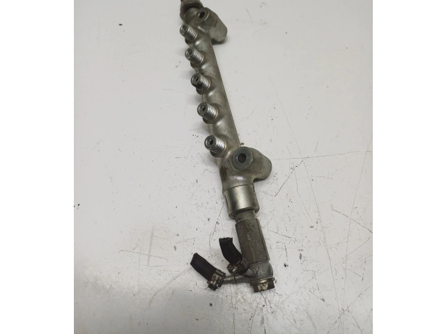 Vstřikovací lišta 55570022 Opel Zafira C