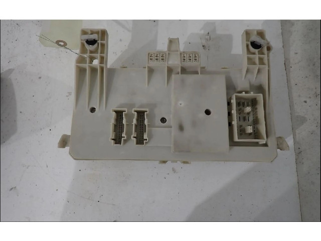 Блок предохранителей    Volvo C30    