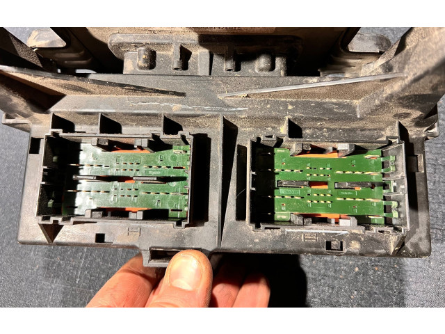 Блок предохранителей 04839337AC, 56040662AH Jeep Grand Cherokee (WK)