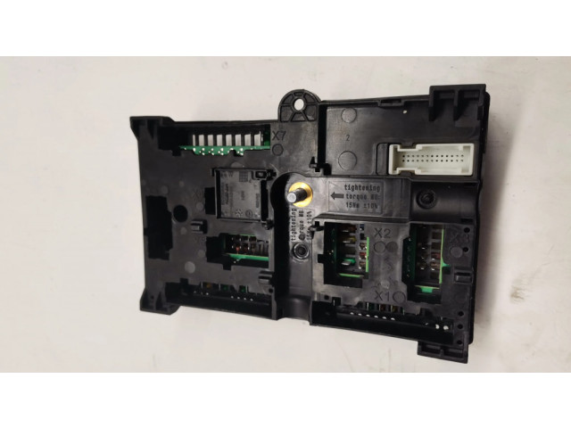 Pojistková skříňka 6837091 BMW 7 G11 G12 2018