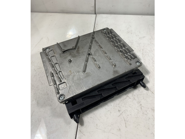 Блок управления двигателя 30646978   Volvo XC70