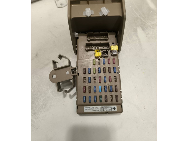 Блок предохранителей 82201FG010   Subaru Forester SH    