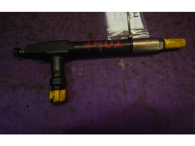 Vstřikovač 7390, 7390 Mazda Premacy RF4F