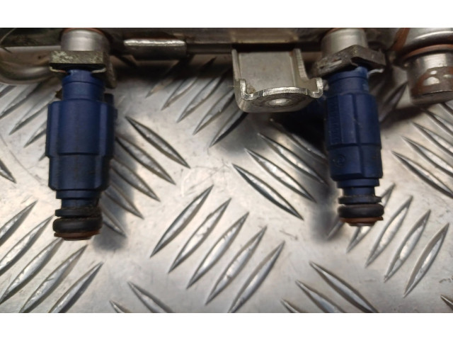 Топливная рампа 06B133681, 06B133551M   Volkswagen PASSAT B5.5  