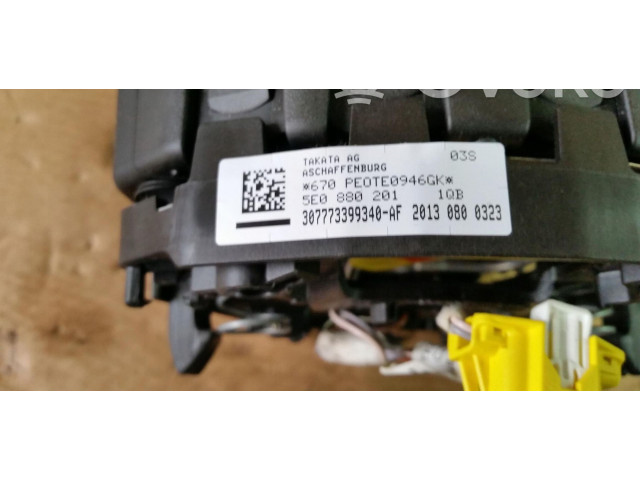 Подушка безопасности водителя Skoda Octavia Mk3 (5E)