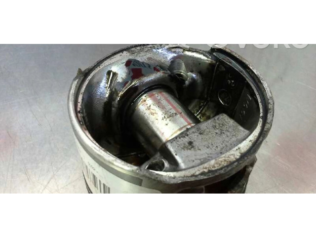  Поршень 9HXDV6ATED4   Peugeot Partner  