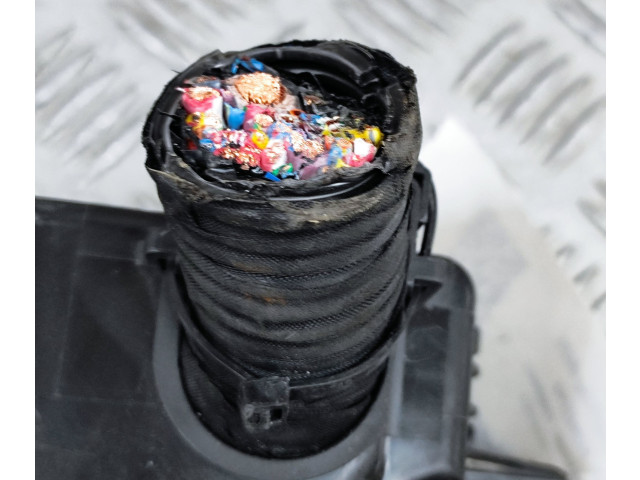 Блок предохранителей 670008649 Maserati Ghibli