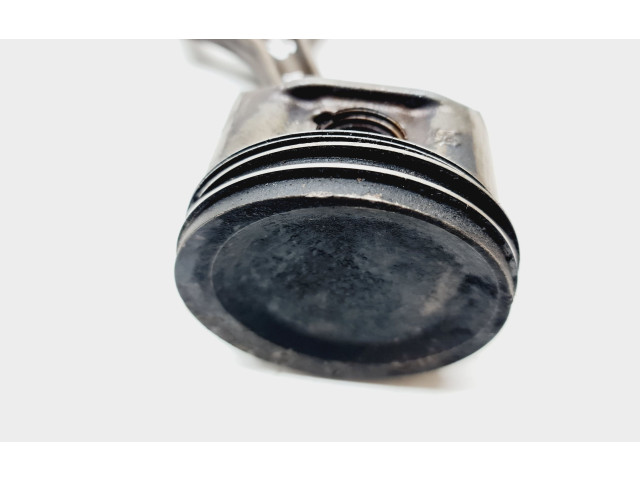 Píst BMW 3 E46 pro benzínový motor 1.8