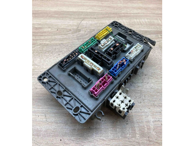 Блок предохранителей 518174701, YQE000050 Rover 75