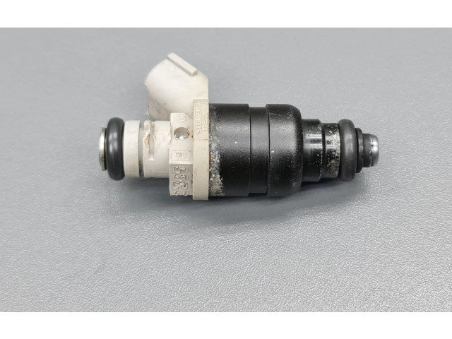 Форсунка MR988977 Mitsubishi Colt