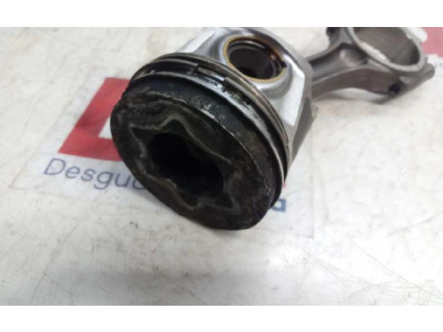  Поршень с шатуном    Audi A3 S3 8P  