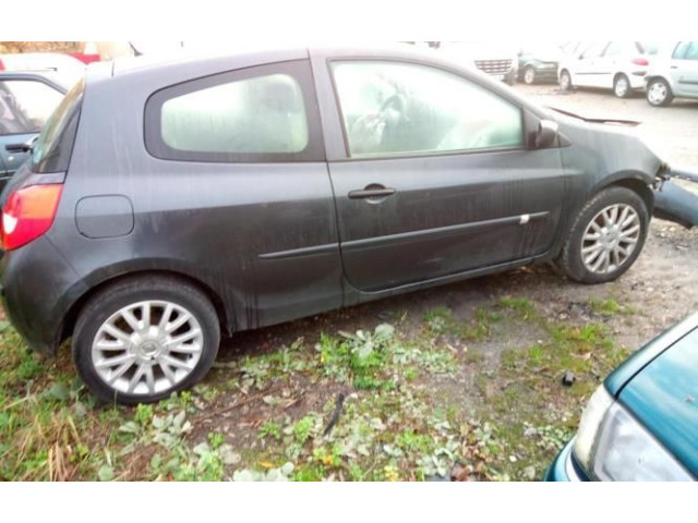 Ручка стеклоочистителей 8201590631   Renault Clio III