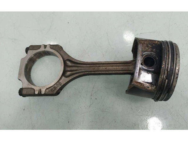  Поршень с шатуном    Volkswagen PASSAT B6  