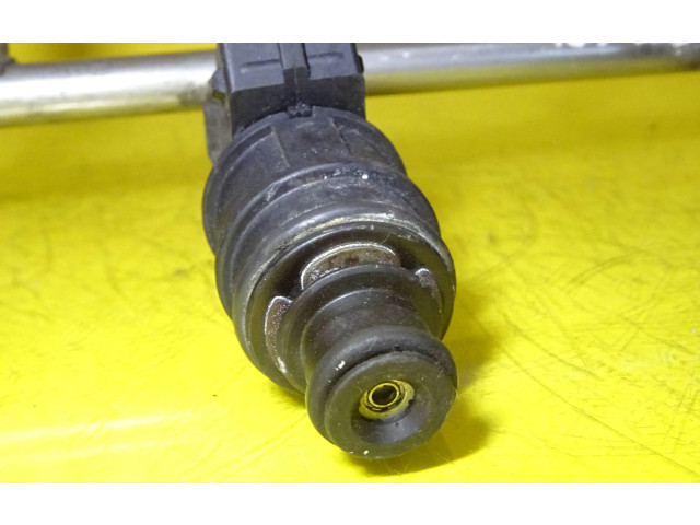 Vstřikovací lišta 90536149 Opel Zafira A