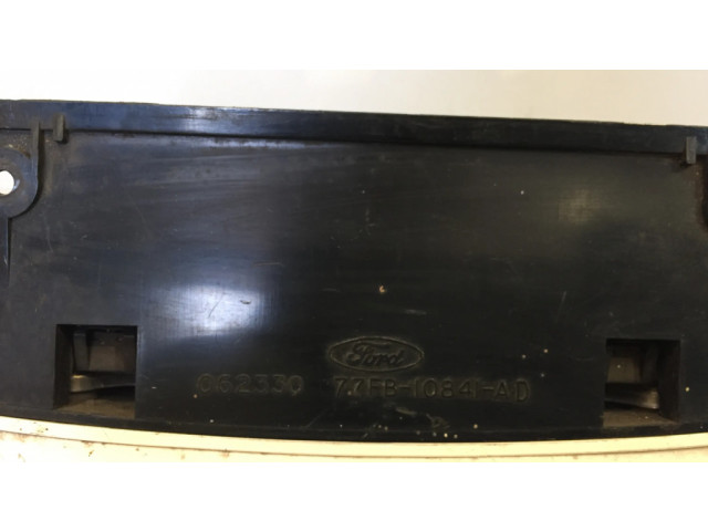 Přístrojová deska Ford Fiesta 1986 77FB10841AD