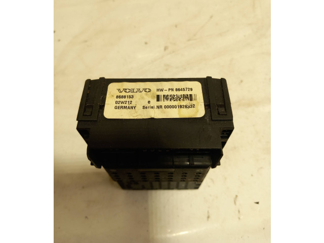 Блок предохранителей  8688153, 8688153   Volvo V70    