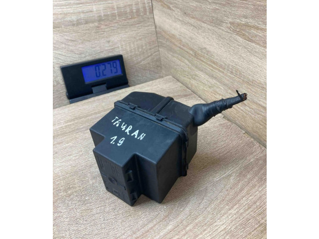 Блок предохранителей  1K0937311B, 1394978   Volkswagen Touran I    