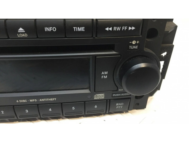 Радио/ проигрыватель CD/DVD / навигация