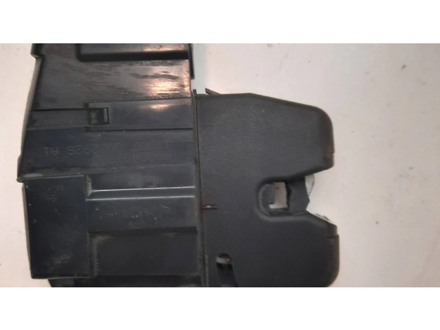 Замок задней крышки