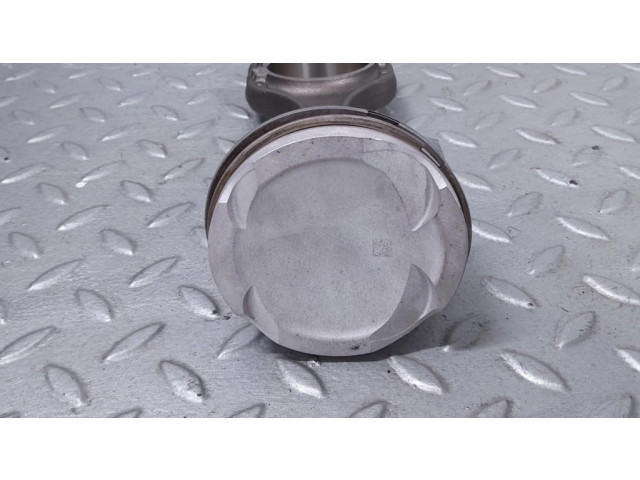 Píst 04E198401AE, 05E107065C Volkswagen T-Roc pro benzínový motor 1.5 DPCA