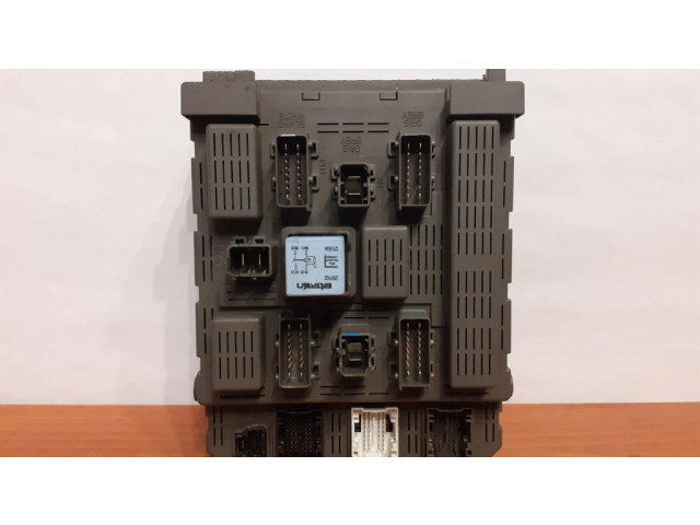 Блок предохранителей 4394, 9648723680 Peugeot 607