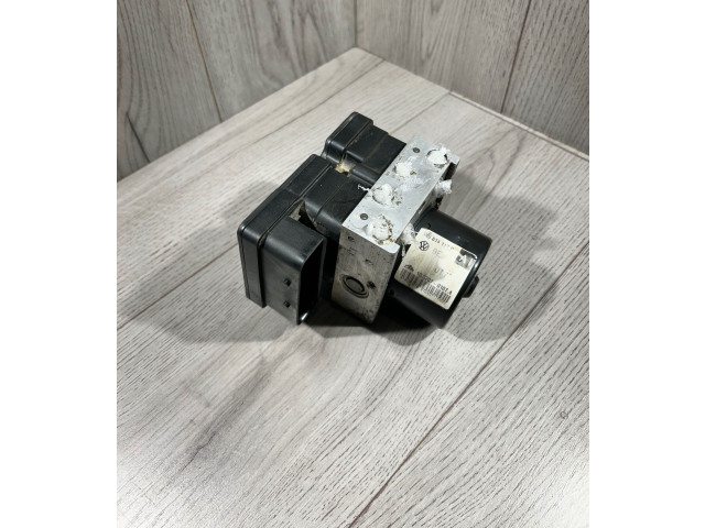 Блок АБС 1K0907379P, 00009496E5   Skoda  Octavia Mk2 (1Z)  2004 - 2013 года