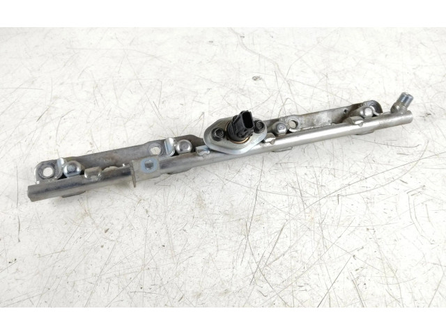 Vstřikovací lišta 8945833030 Toyota RAV 4 (XA50) A25A-FXS