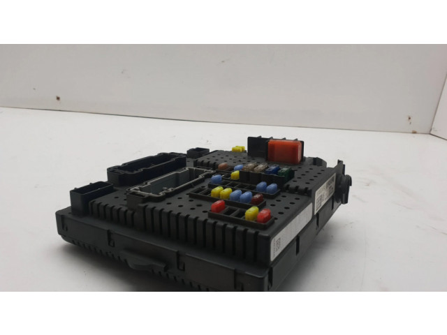 Блок предохранителей 8676391, 12217799   Volvo XC90    