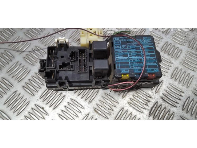 Блок предохранителей  MB818979   Mitsubishi Space Runner    