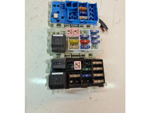 Блок предохранителей  6g9t14k131da, 6g9t14k131ba   Volvo V70    