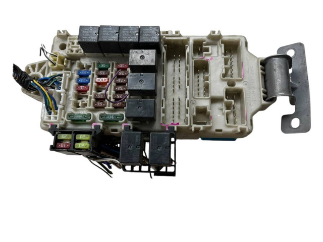 Блок предохранителей MR587655, G8C507M Mitsubishi Grandis