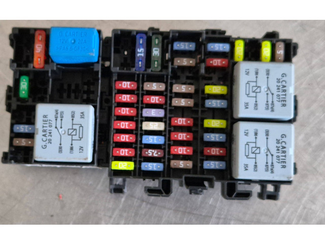 Блок предохранителей Z240181724R Renault Clio IV